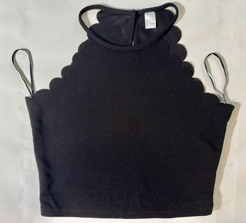 Black Scallop Halter Tank Top Shirt Womens Medium Cropped Sleeveless Basic